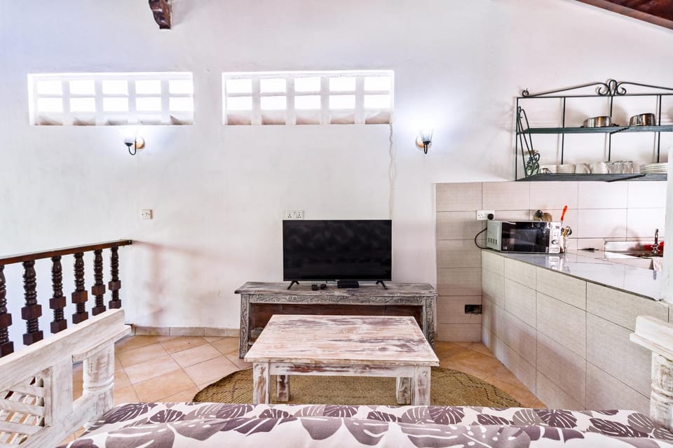 TV and multimedia, Kitchen or kitchenette, Seating area