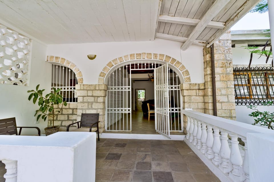 Patio, Facade/entrance, Balcony/Terrace