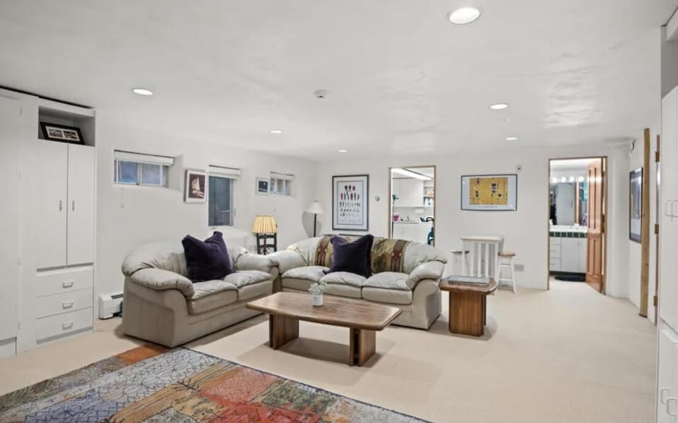 Charming Aspen Retreat in Exclusive West End Apartment in Aspen