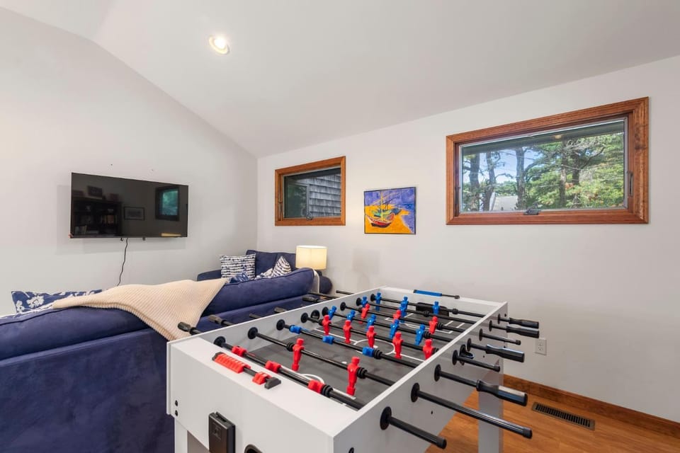 Game Room Central AC Short Drive to Beaches House in North Eastham