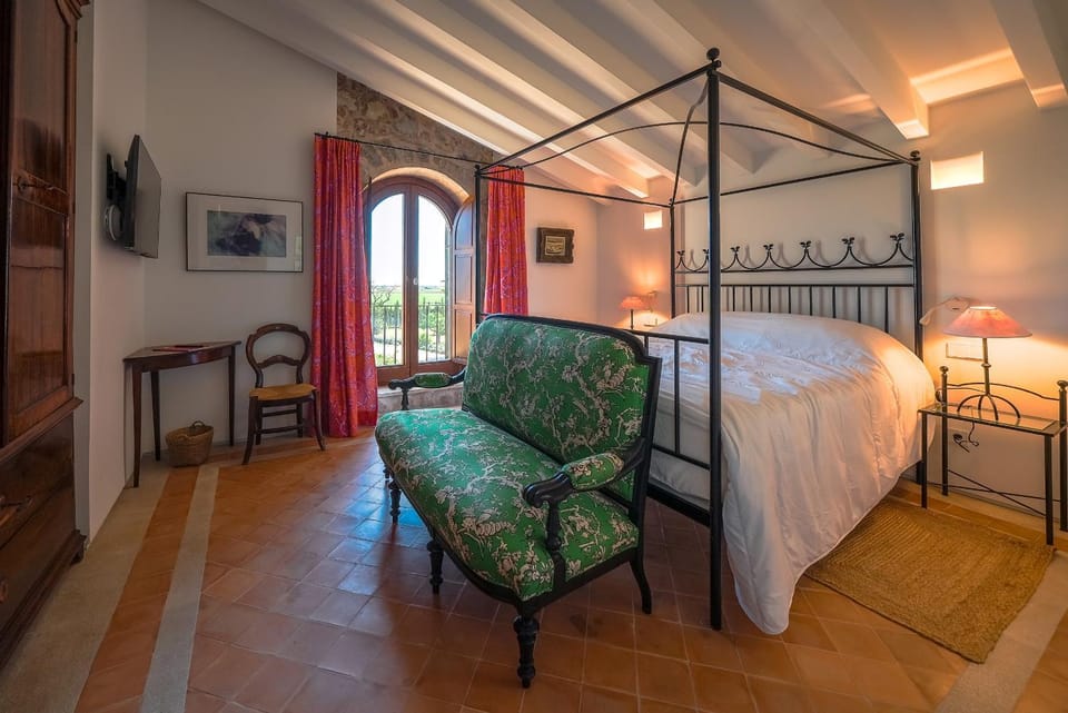 Bed, Bedroom