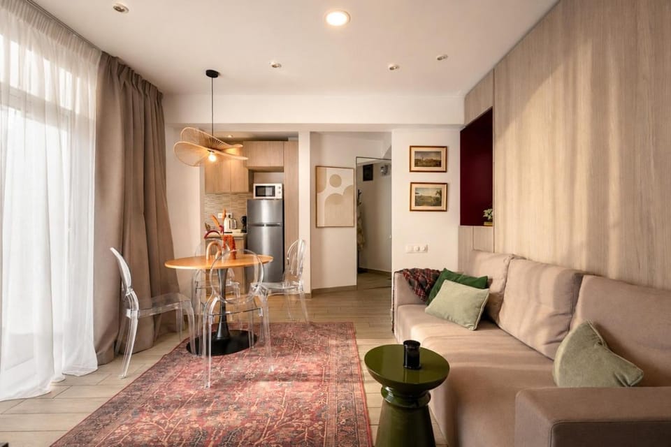 Living room, Decorative detail, Dining area