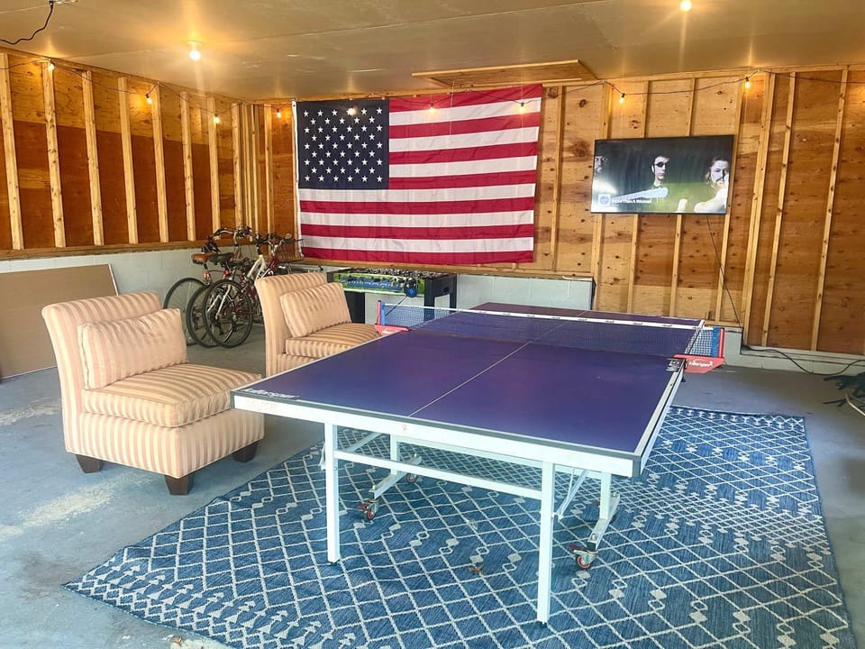 Steps From Downtown Minutes From Grays Beach House in Yarmouth Port