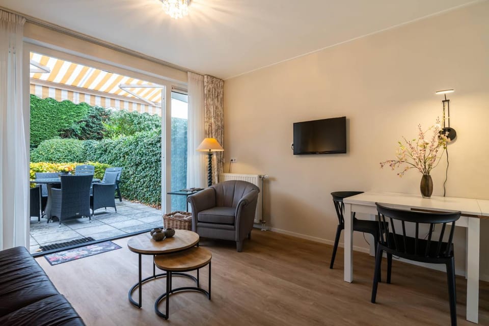 Hello Zeeland - JW Schuurmanstraat 116 House in Domburg