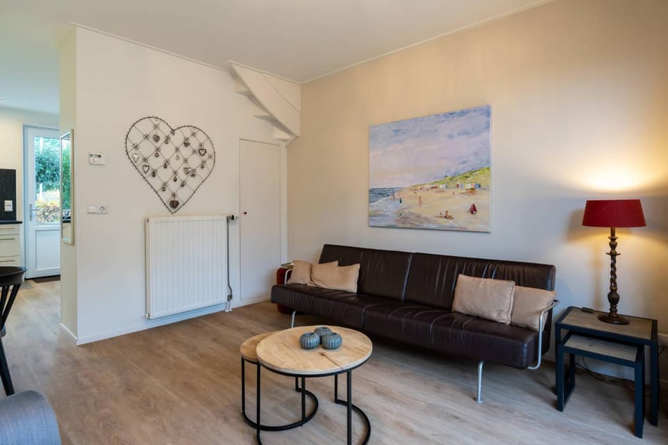 Hello Zeeland - JW Schuurmanstraat 116 House in Domburg