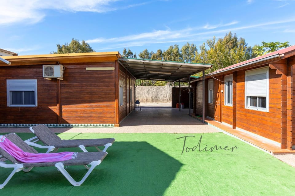Property building, Patio, Day, Garden, Garden view