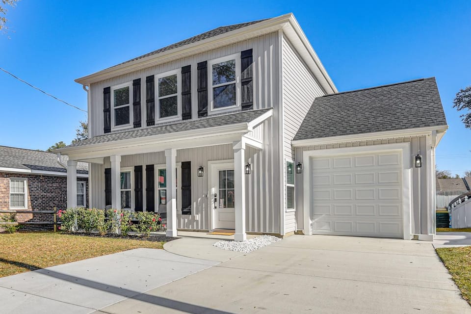 Hot Tub + Fire Pit: Home Near Dtwn Little River! House in Little River