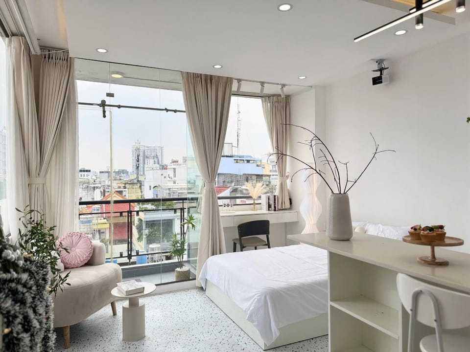 Balcony/Terrace, Living room, Photo of the whole room, City view