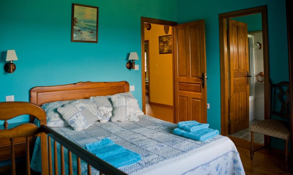 Property building, Living room, Bedroom