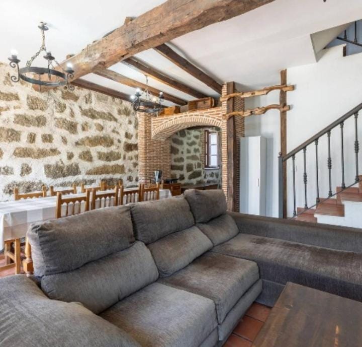 La Bodega de Gredos House in Extremadura, Spain