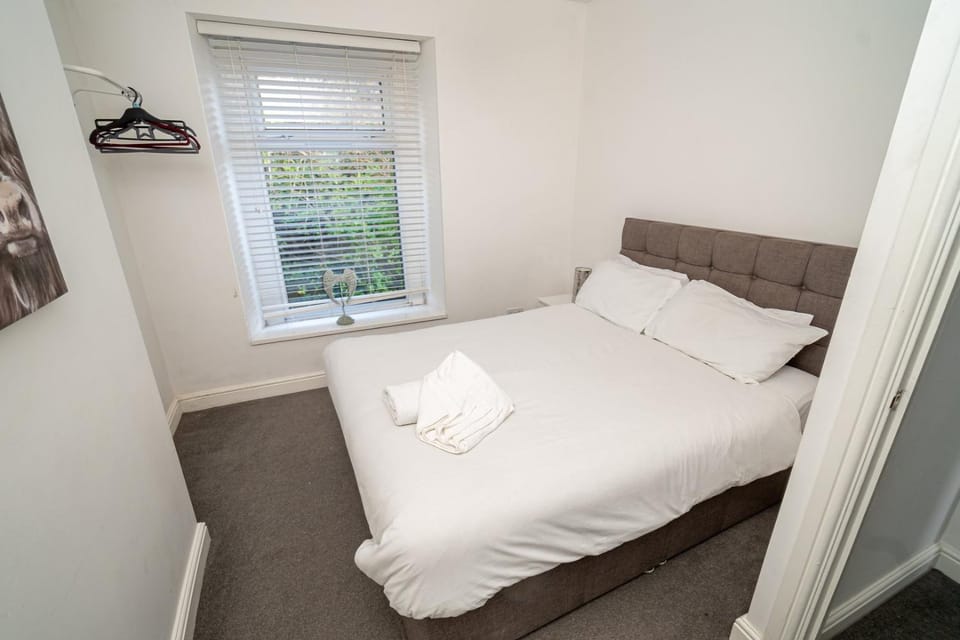 Pitchside Comfort – 3-Bed Swansea Home Bed and Breakfast in Wales