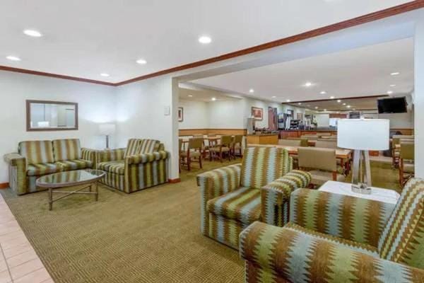 Norwood Inn & Suites By BlissPoint Hotel in Indianapolis