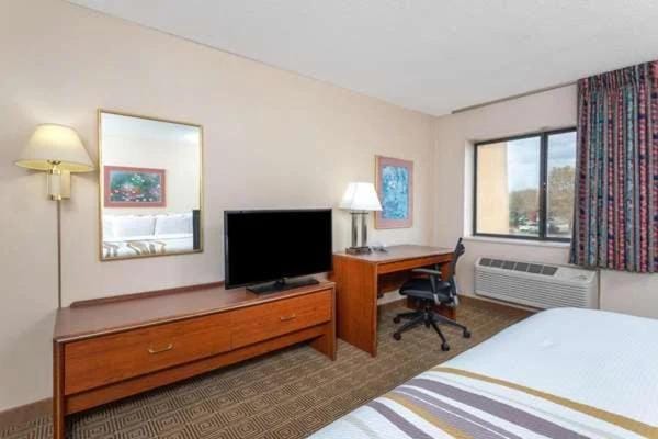 Norwood Inn & Suites By BlissPoint Hotel in Indianapolis