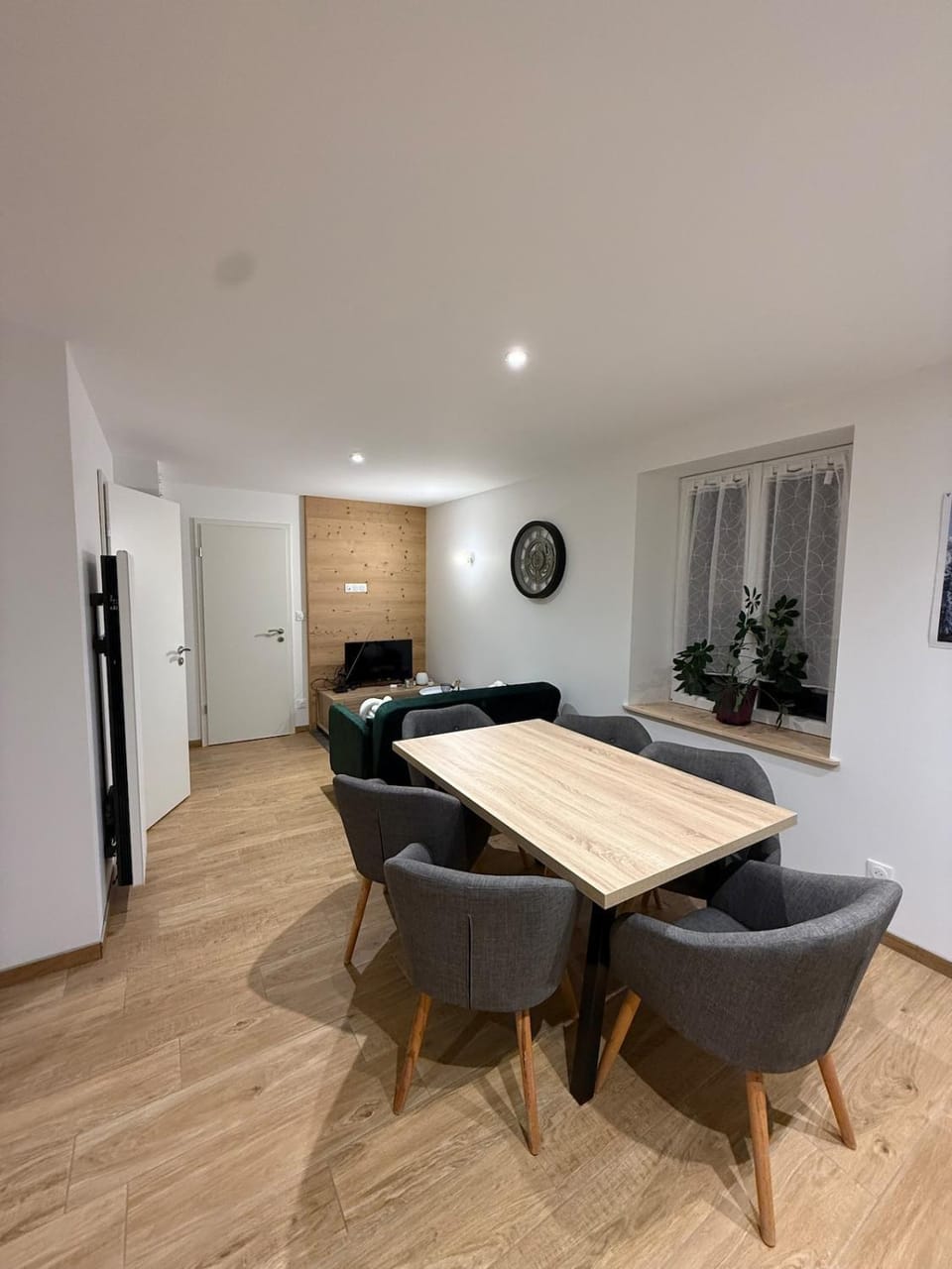 Living room, Dining area