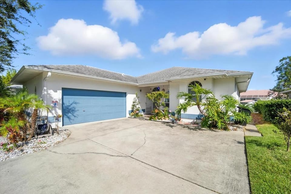 Boaters Dream Pool Spa & Dock Walking & Biking House in Palm Coast