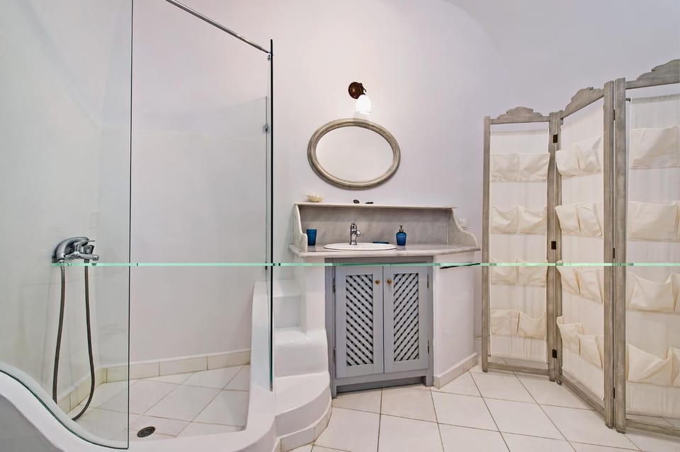 VILLA KALLISTI -Volcano View Apartment in Oia