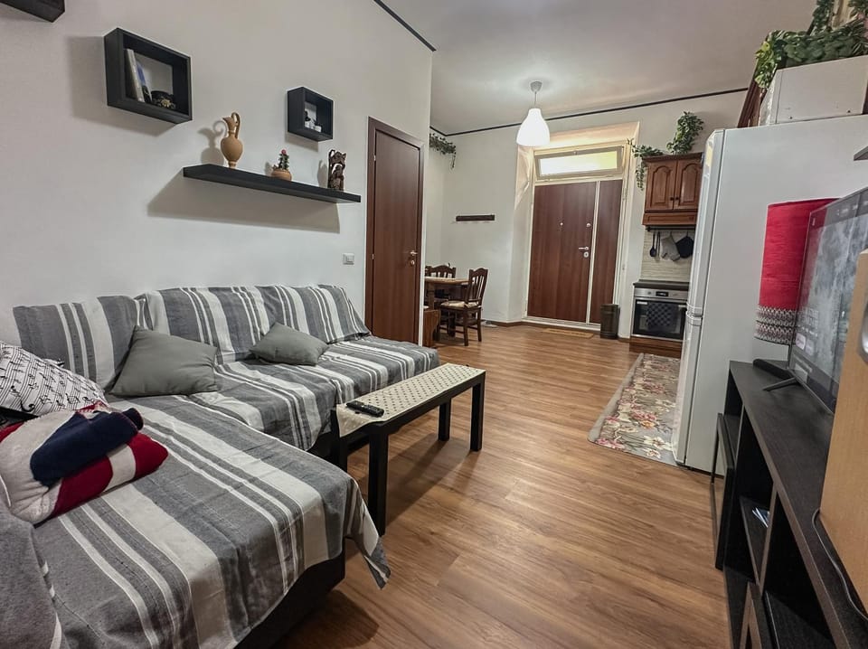 TV and multimedia, Living room, Evening entertainment