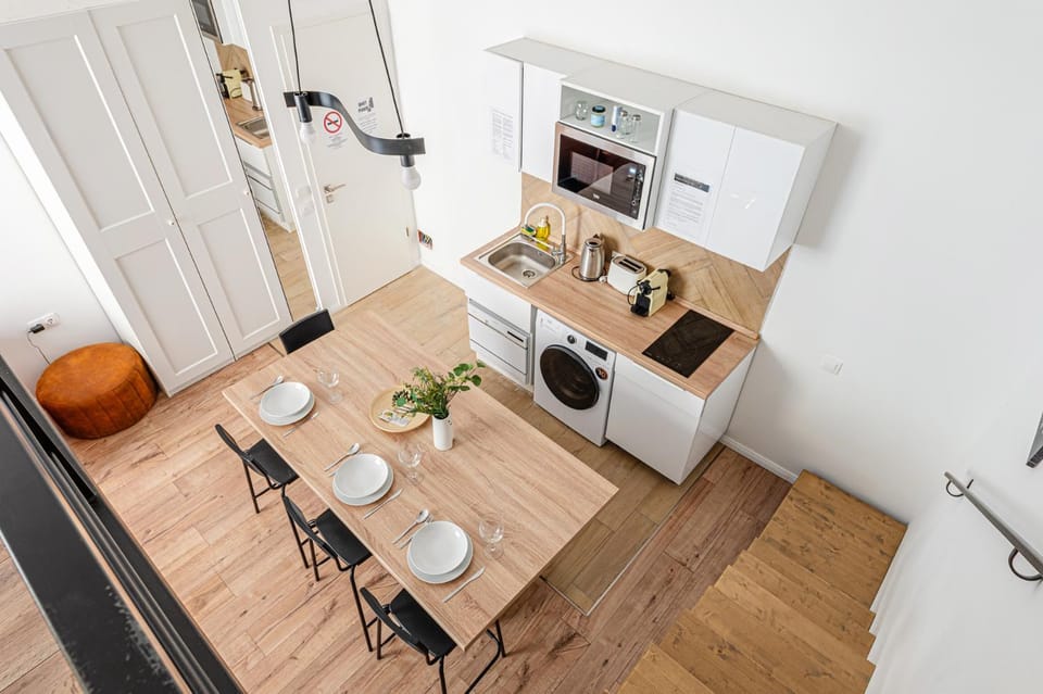 Dining area, kitchen