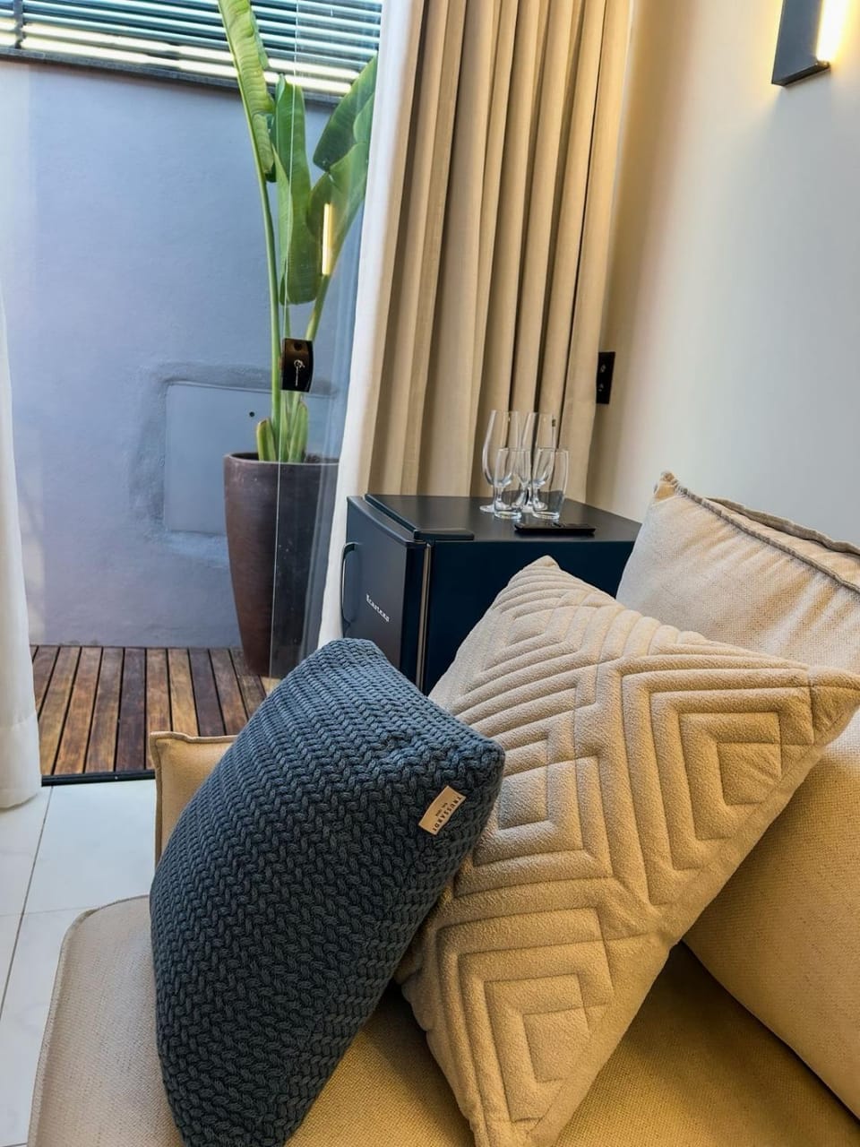 Communal lounge/ TV room, Living room, minibar