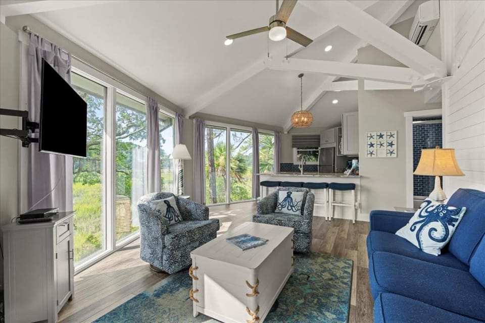 Immersive Treehouse Livin - Marshview Villa near HarbourTown House in Hilton Head Island
