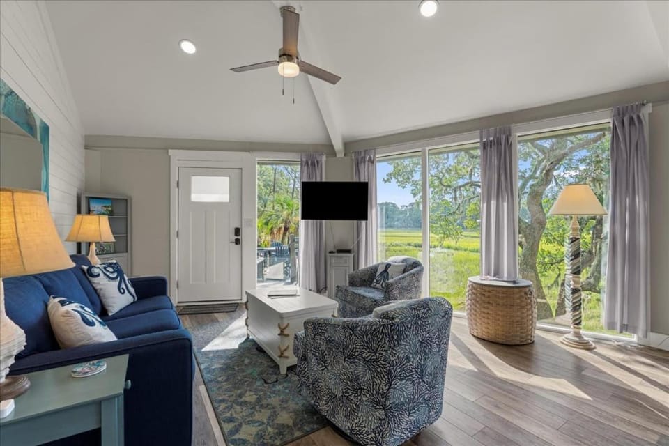 Immersive Treehouse Livin - Marshview Villa near HarbourTown House in Hilton Head Island
