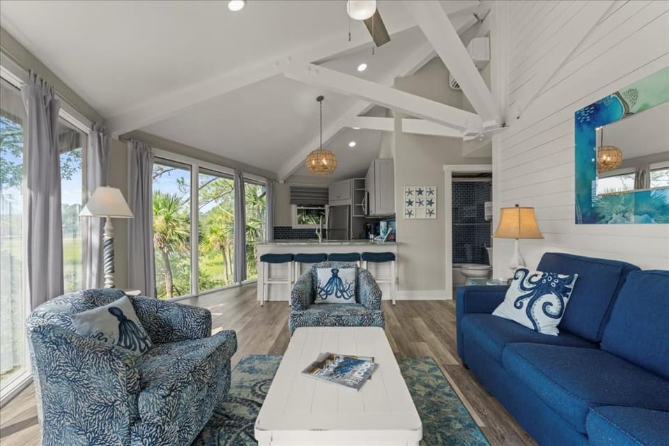 Immersive Treehouse Livin - Marshview Villa near HarbourTown House in Hilton Head Island