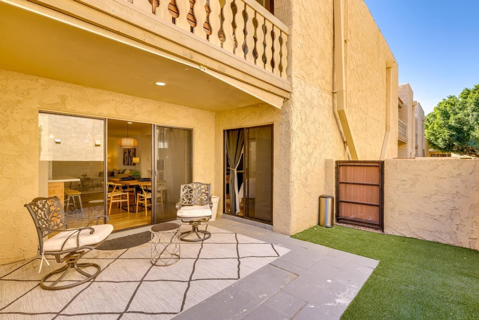 Walk to Canal Trail! Condo w/ Pool in Scottsdale House in Paradise Valley