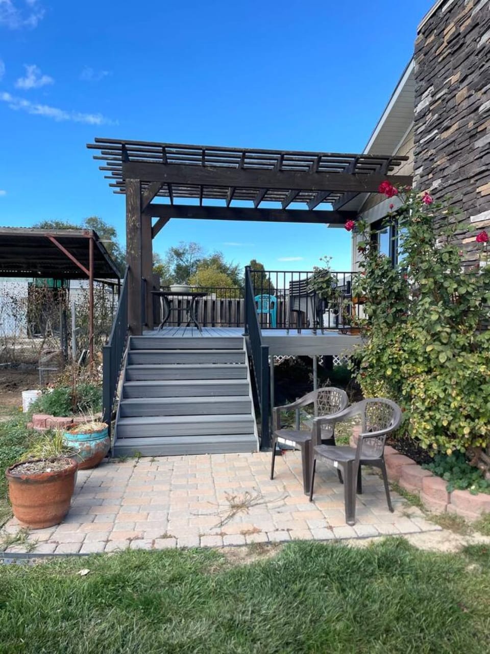2 whole houses, Fire pit, Game room, feel at home. House in South Jordan