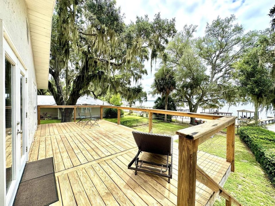 Cozy Lake House on Lake Weir House in Lake Weir