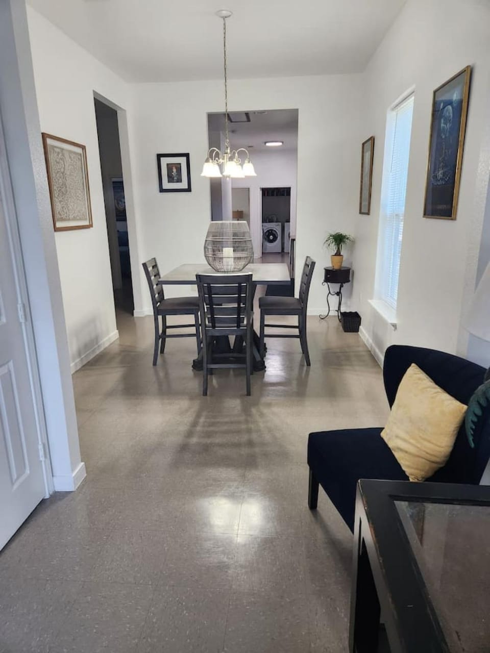 Large house on 29th close to Cruise Ships. House in Galveston Island