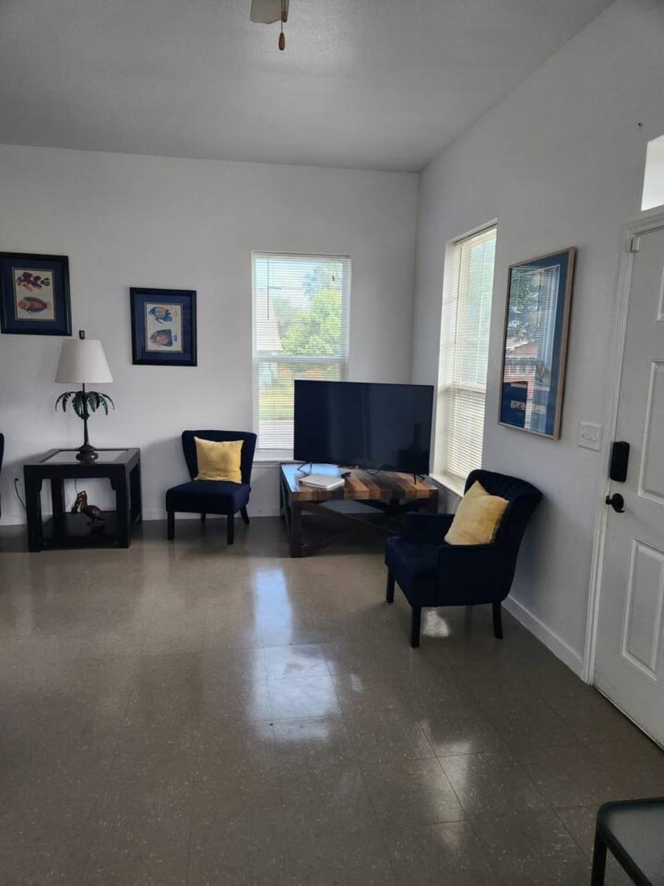 Large house on 29th close to Cruise Ships. House in Galveston Island