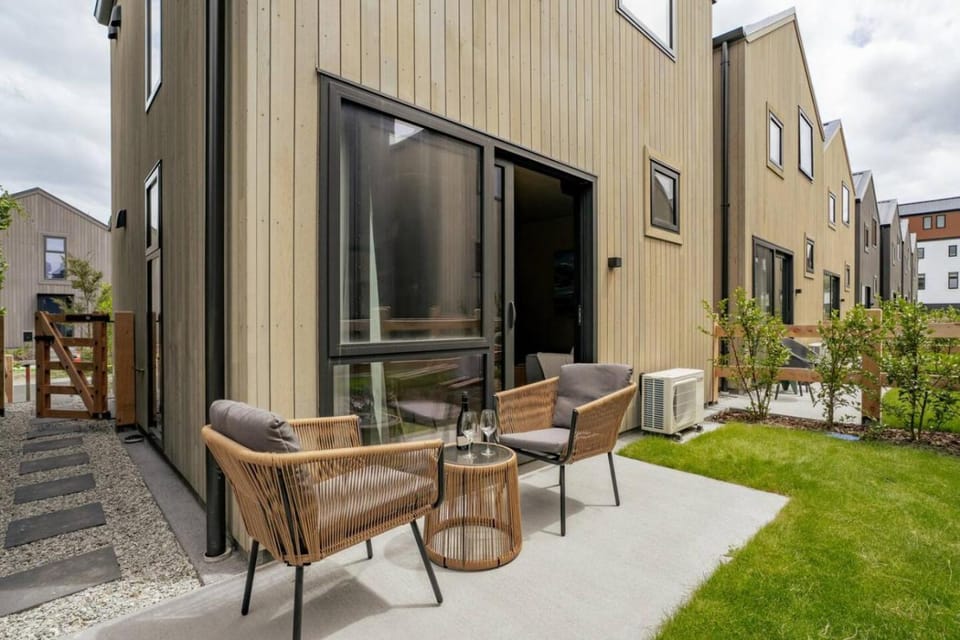 Patio, Seating area