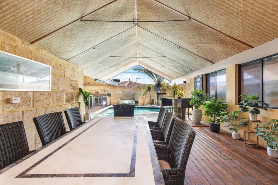 Hillarys Platinum Retreat House in Perth