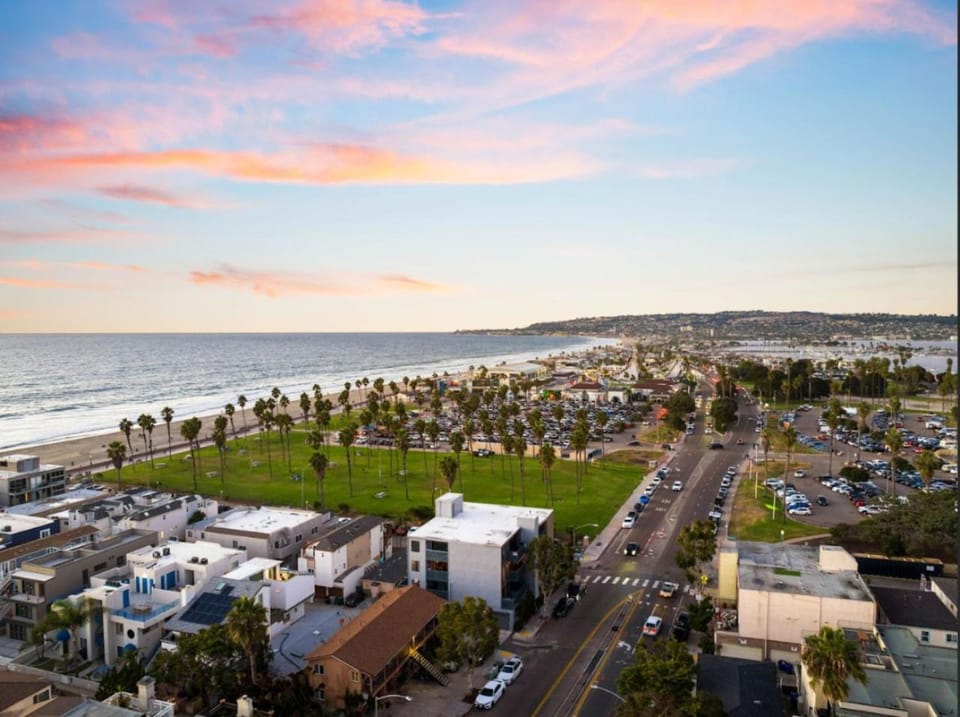 Oceanview Retreat on Mission Blvd House in Mission Beach