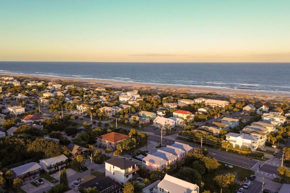 Hotel Vecina - Suite 8 - Pacifica Hotel in Saint Augustine Beach
