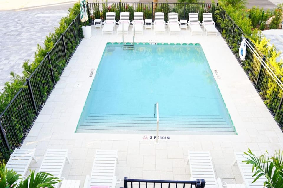Hotel Vecina - Suite 8 - Pacifica Hotel in Saint Augustine Beach