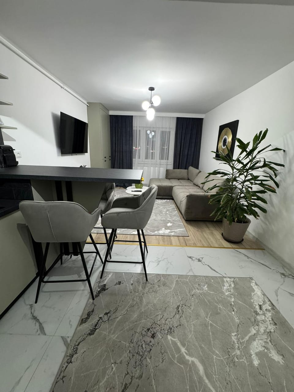 TV and multimedia, Living room, Seating area, Dining area