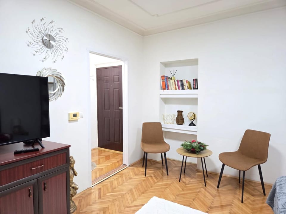 TV and multimedia, Seating area