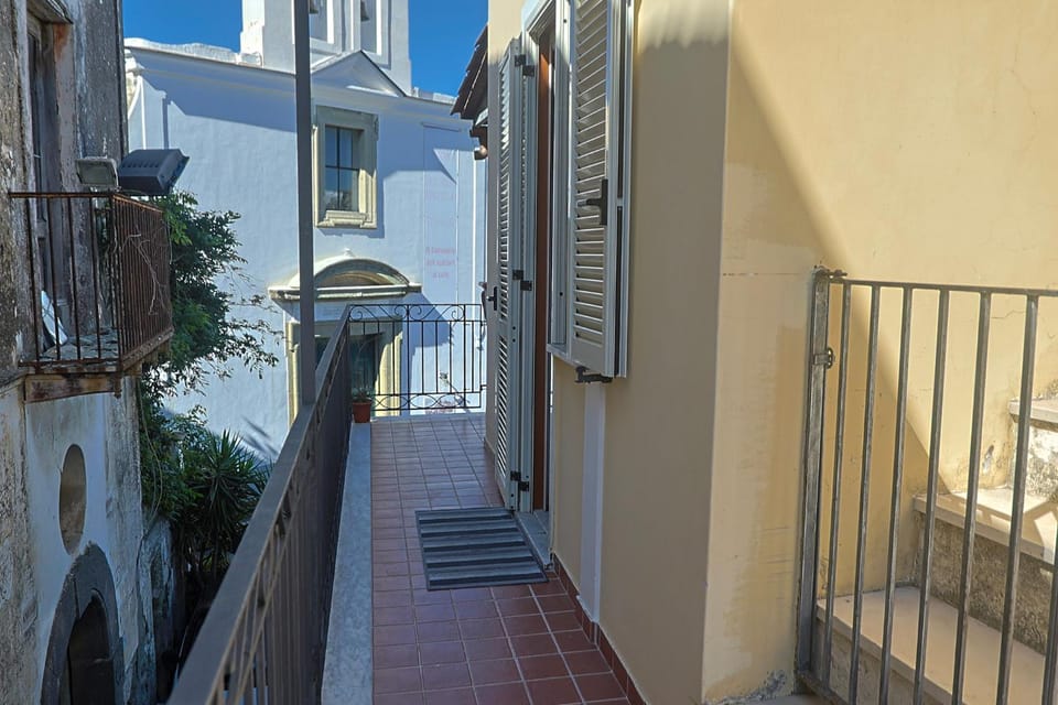 Property building, Balcony/Terrace