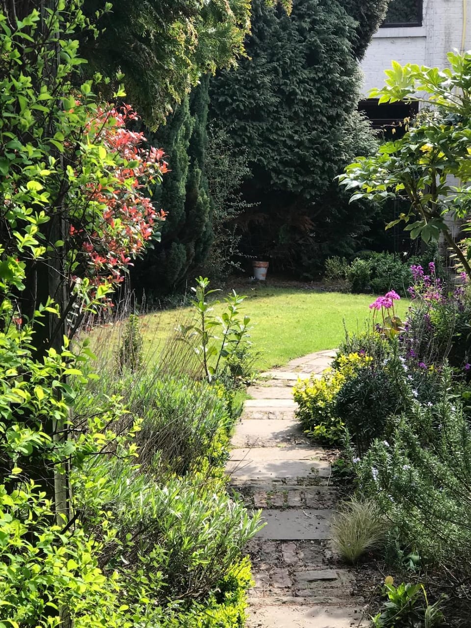 Two bedroomed Cosy cottage close to Wakefield and motorway networks Ideal for long stays and contractors House in Wakefield