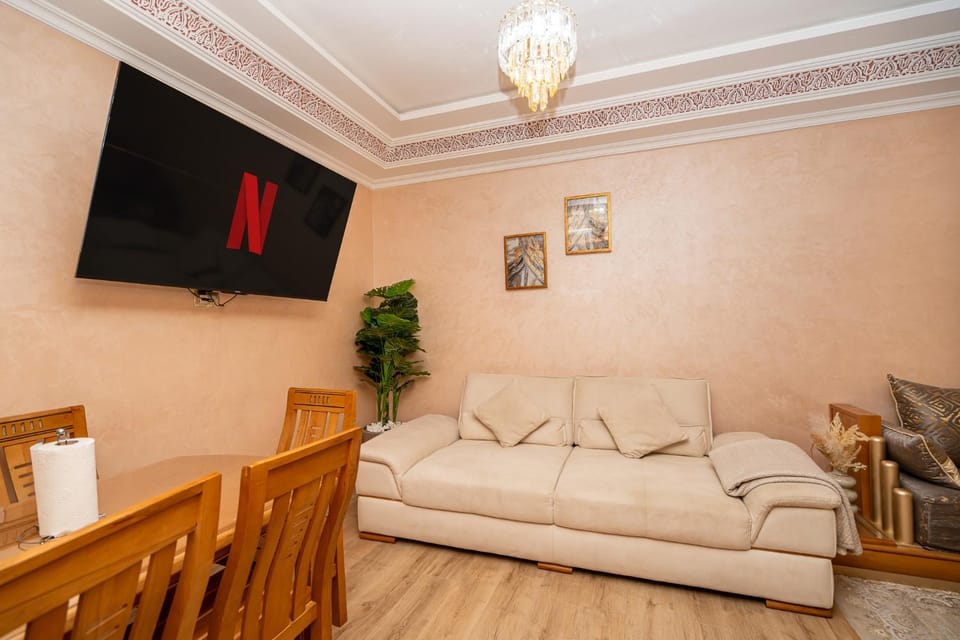 Communal lounge/ TV room, TV and multimedia, Living room