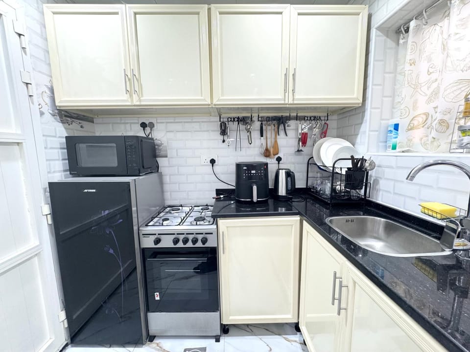 Private Room with Kitchen & Bathroom 11 Apartment in Abu Dhabi