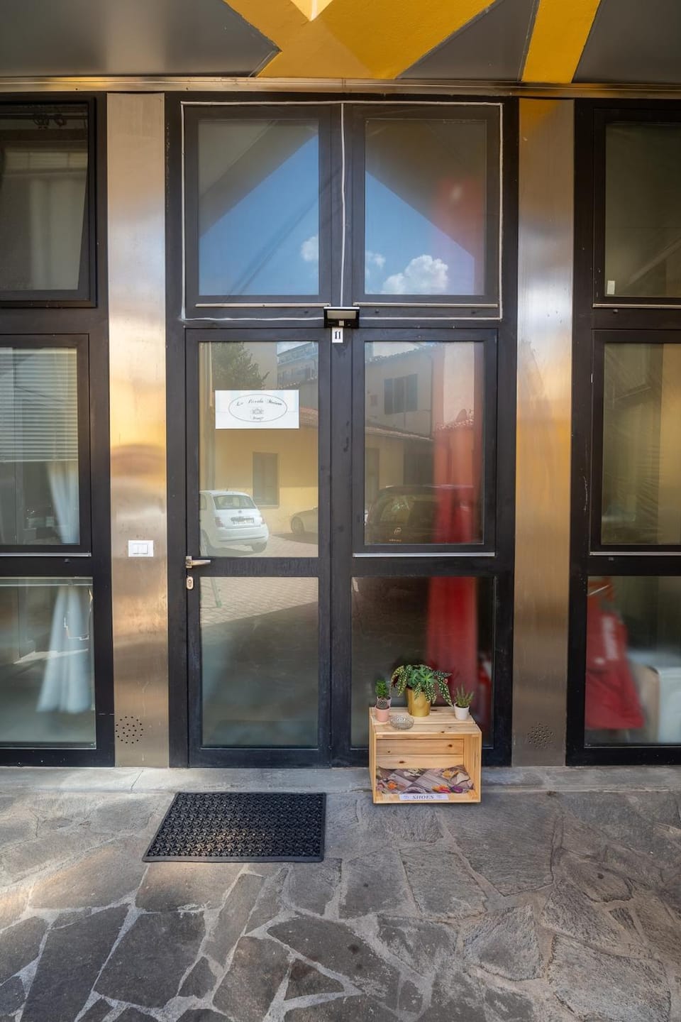 Facade/entrance