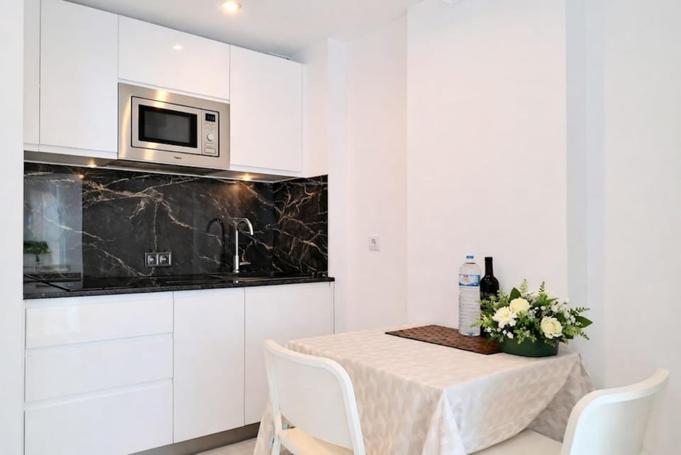 Kitchen or kitchenette, kitchen, kitchen