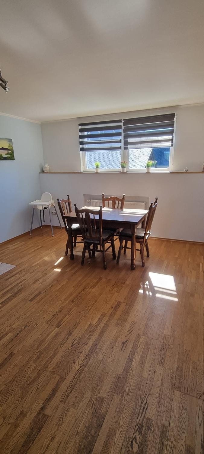 Seating area, Dining area