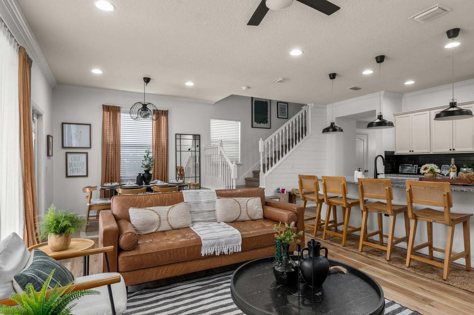 Family villa w pool & game room near Disney House in Osceola County