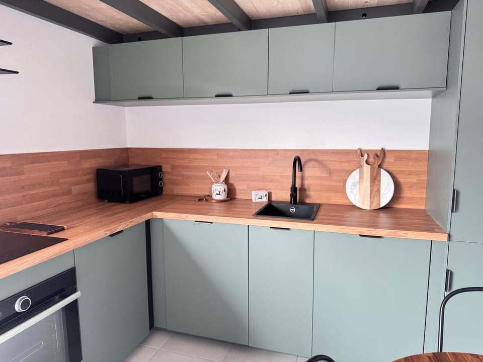 Kitchen or kitchenette