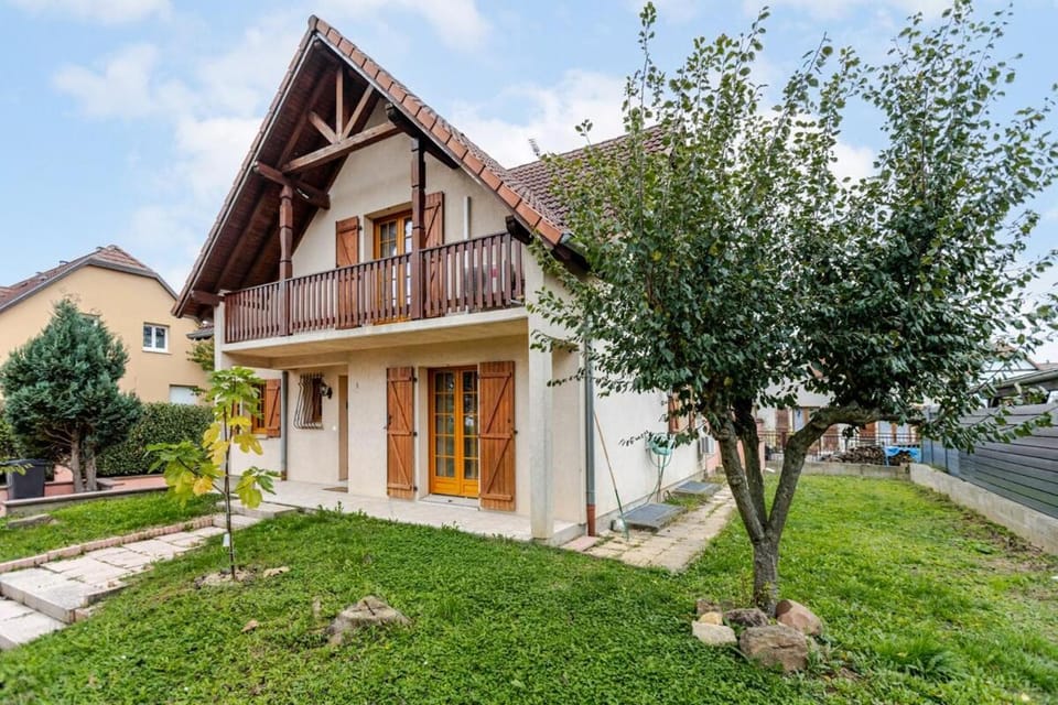 - New - Spacious, Quiet, Parking, Clim House in Grand Est