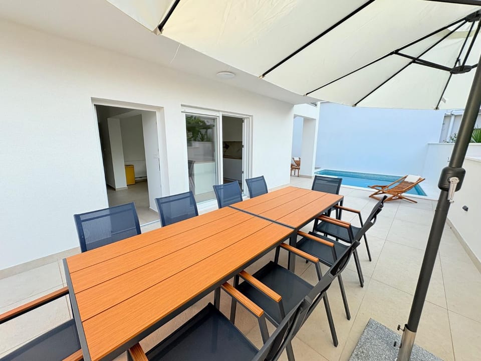 Property building, Dining area