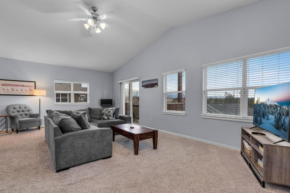 Hunters Circle Bend Home House in Bend
